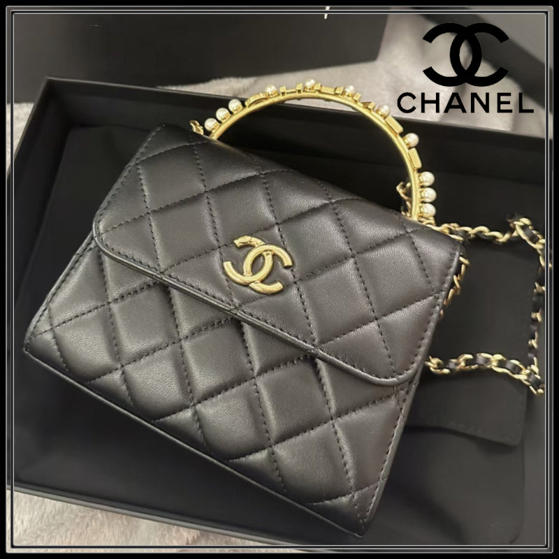 【ハンドルのロゴが可愛い?】CHANEL チェーン クラッチ パール