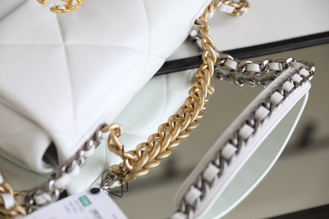 Chanel 19 AS1160