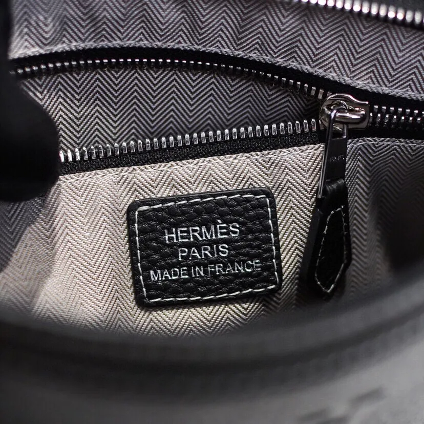 【HERMES 公式旗艦店】エルメス クラッチバッグ 当日出荷 好評に付き再入荷！26*16*4CM