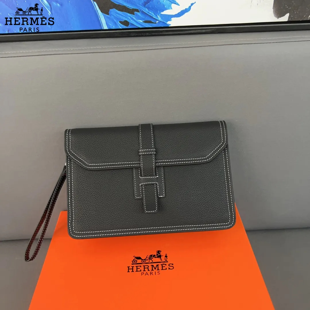 【HERMES 公式旗艦店】エルメス クラッチバッグ 当日出荷 好評に付き再入荷！26*17CM
