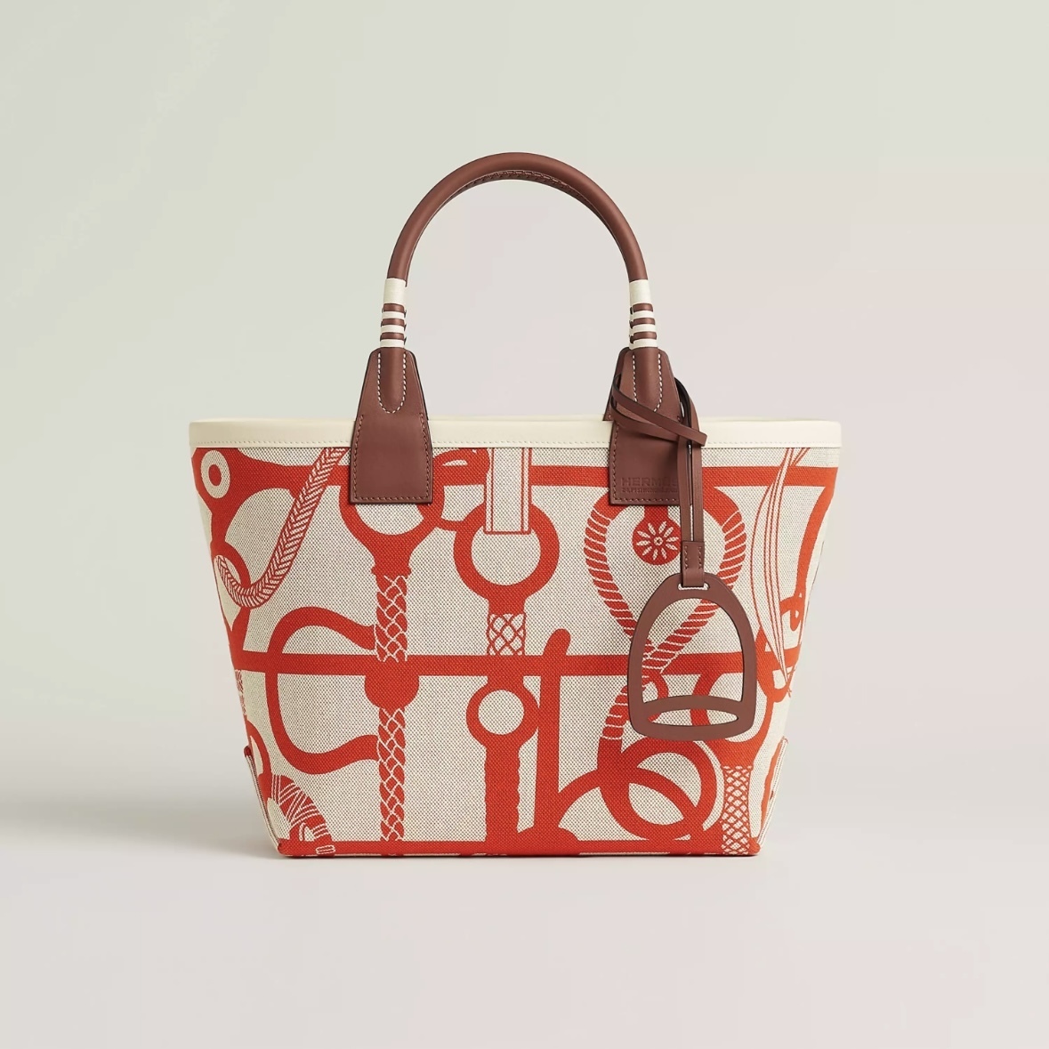 【鮮やかなカラーでフェミニン】HERMES Steeple 25バッグ