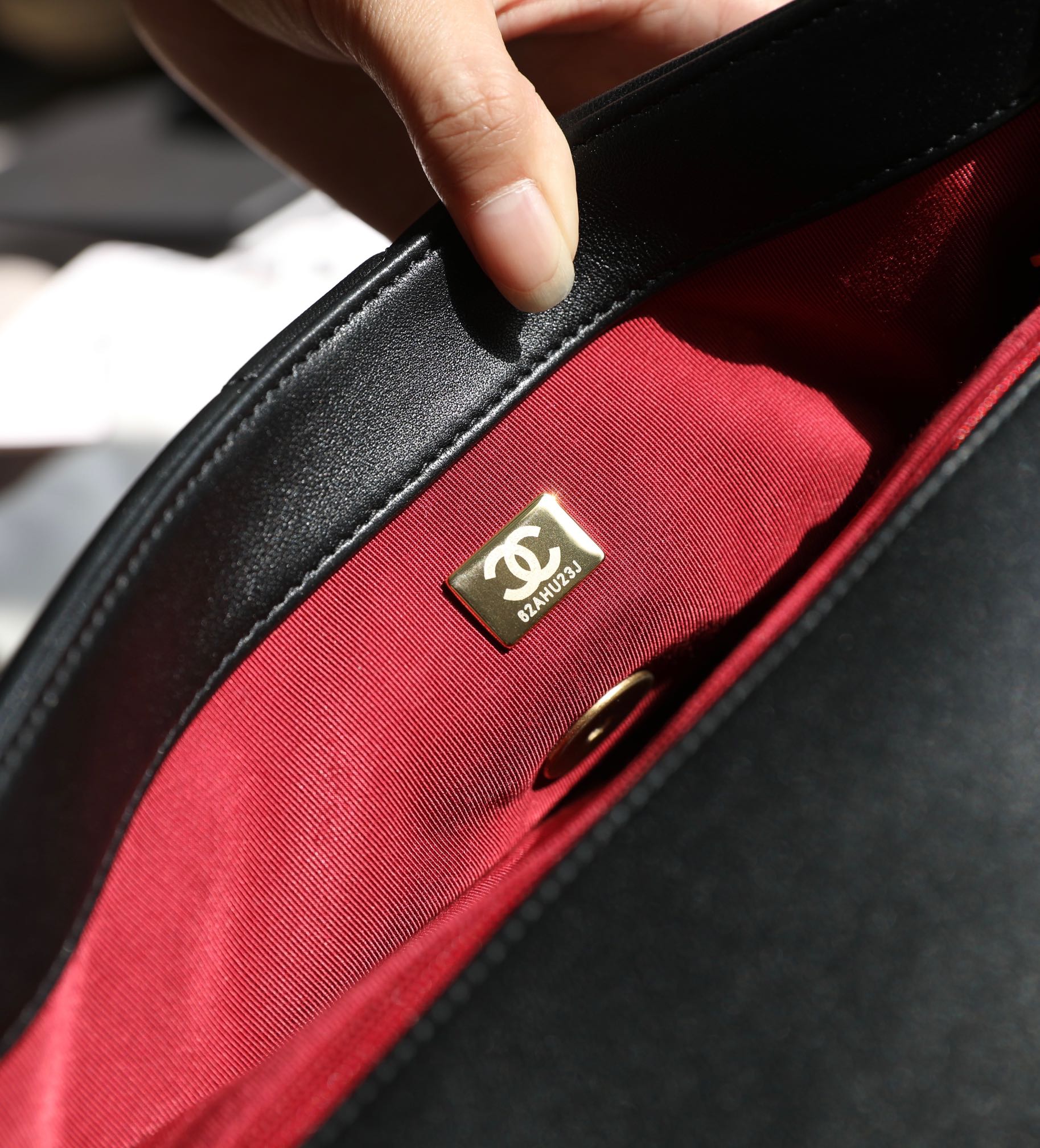Chanel 19 AS1160