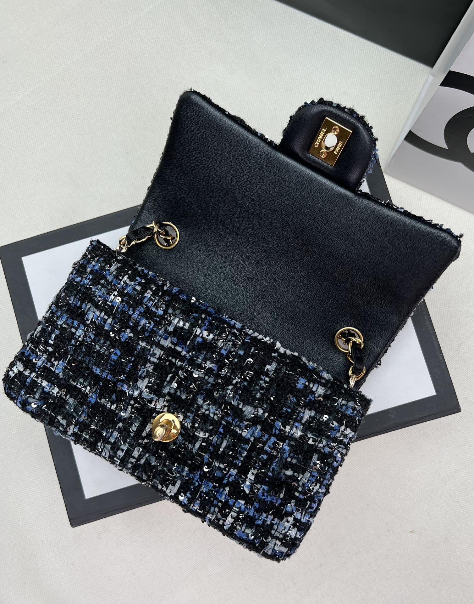 Chanel MINI CLASSIC FLAP BAG 1116