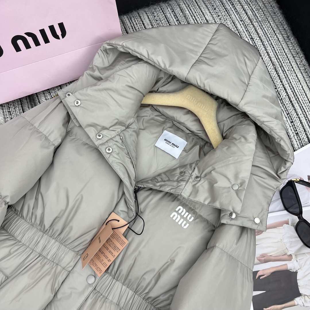MIUMIU ダウンジャケット SS96785