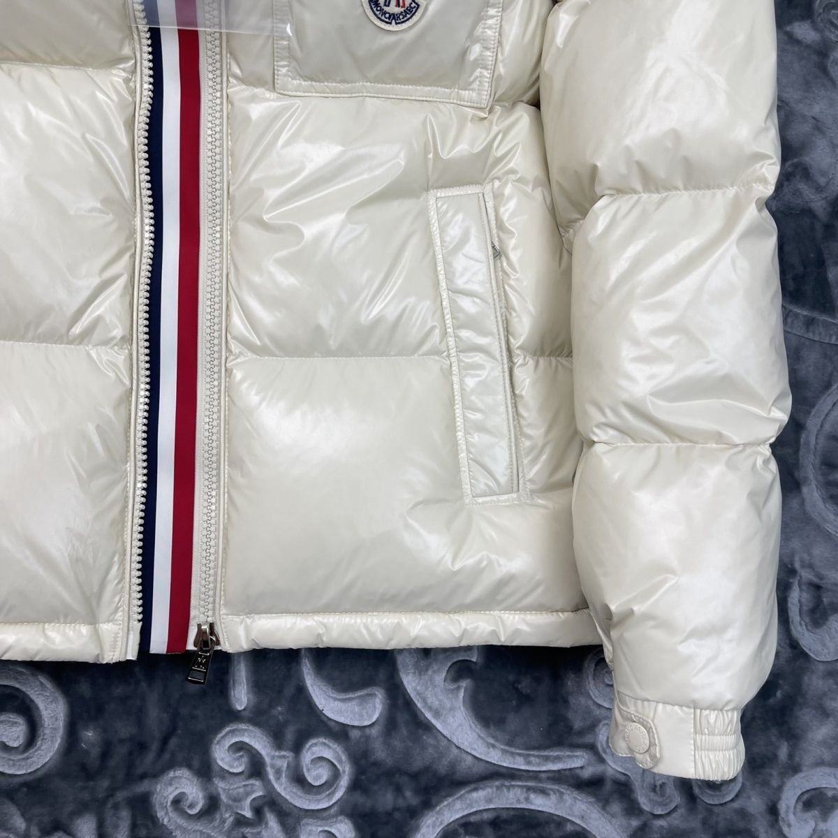 MONCLERウンジャケット SS96434
