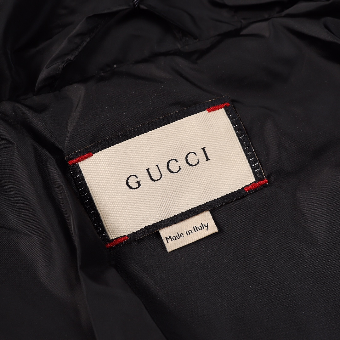 GUCCI GG パターン フロントボタン ダウンジャケット ブラック