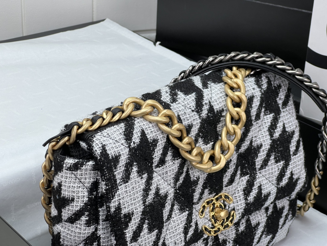CHANEL 19 LARGE HANDBAG AS1161