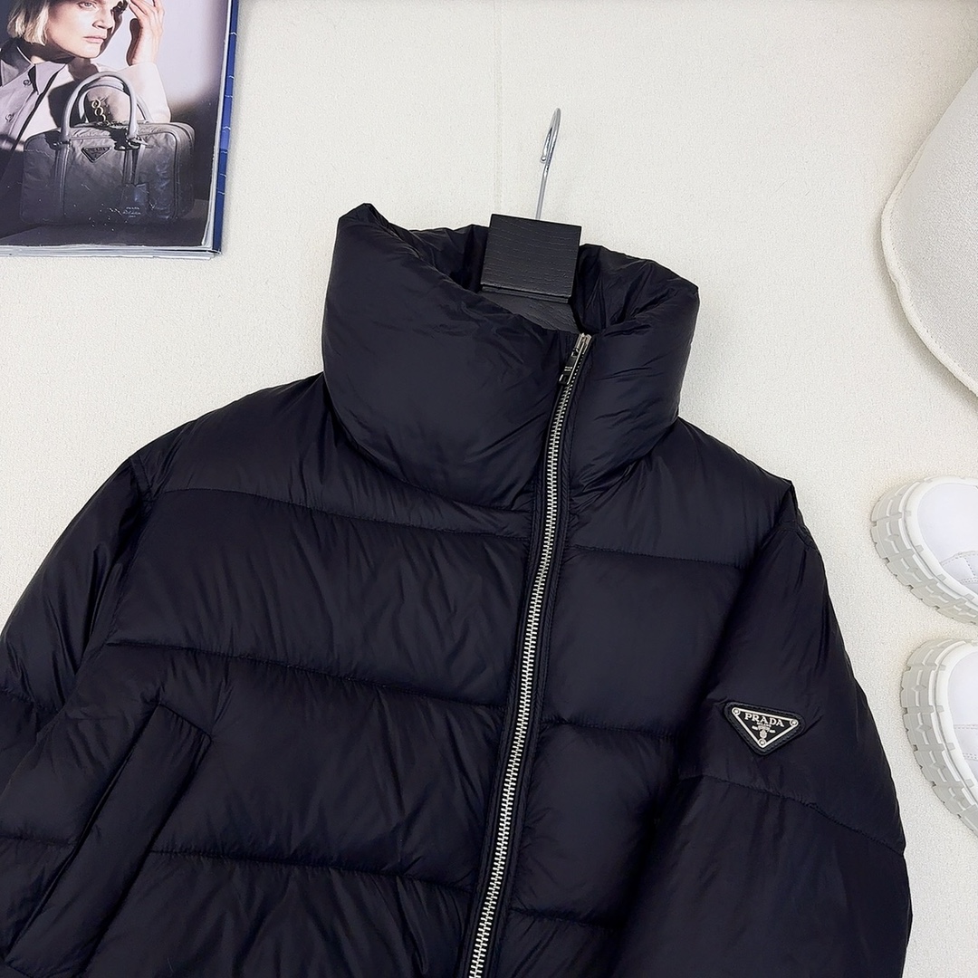 PRADA ダウンジャケット SS96784