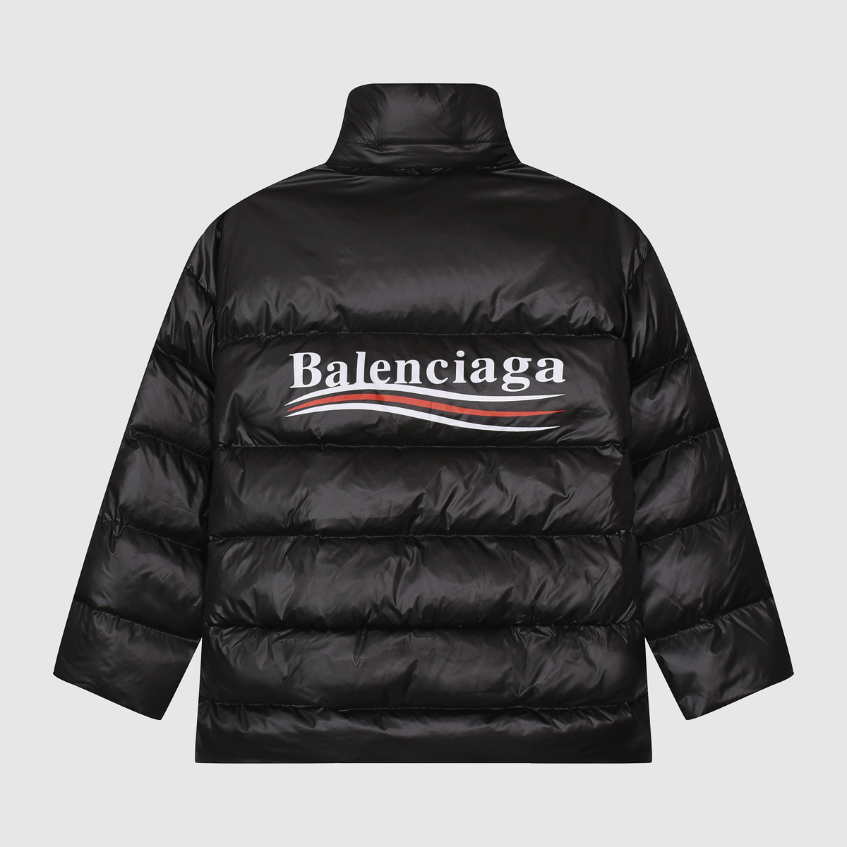 【Balenciaga】新作数量限定予行販売モンクレールダウンジャケット