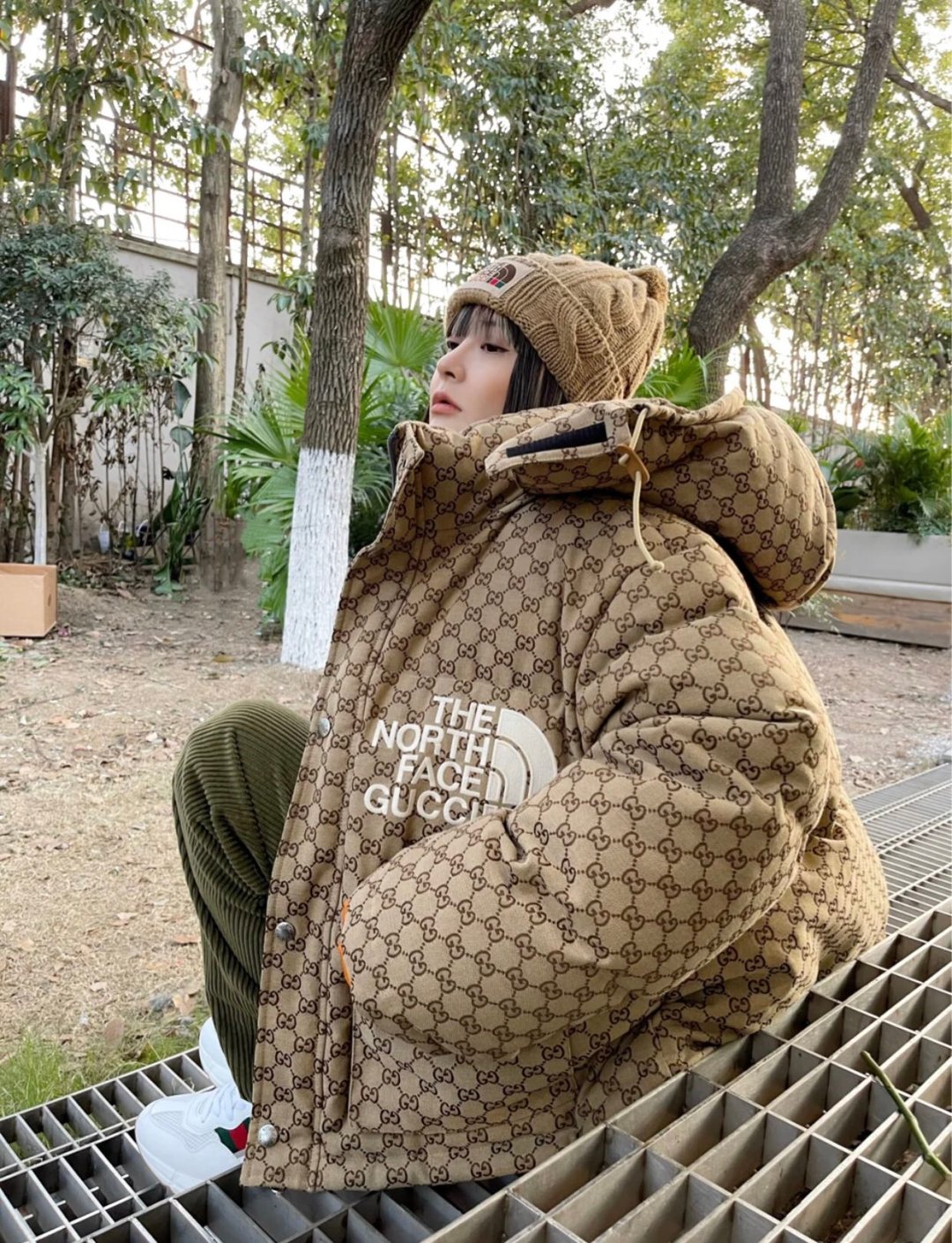 【超人気】特価開催 The North Face モノグラム ダウンジャケット