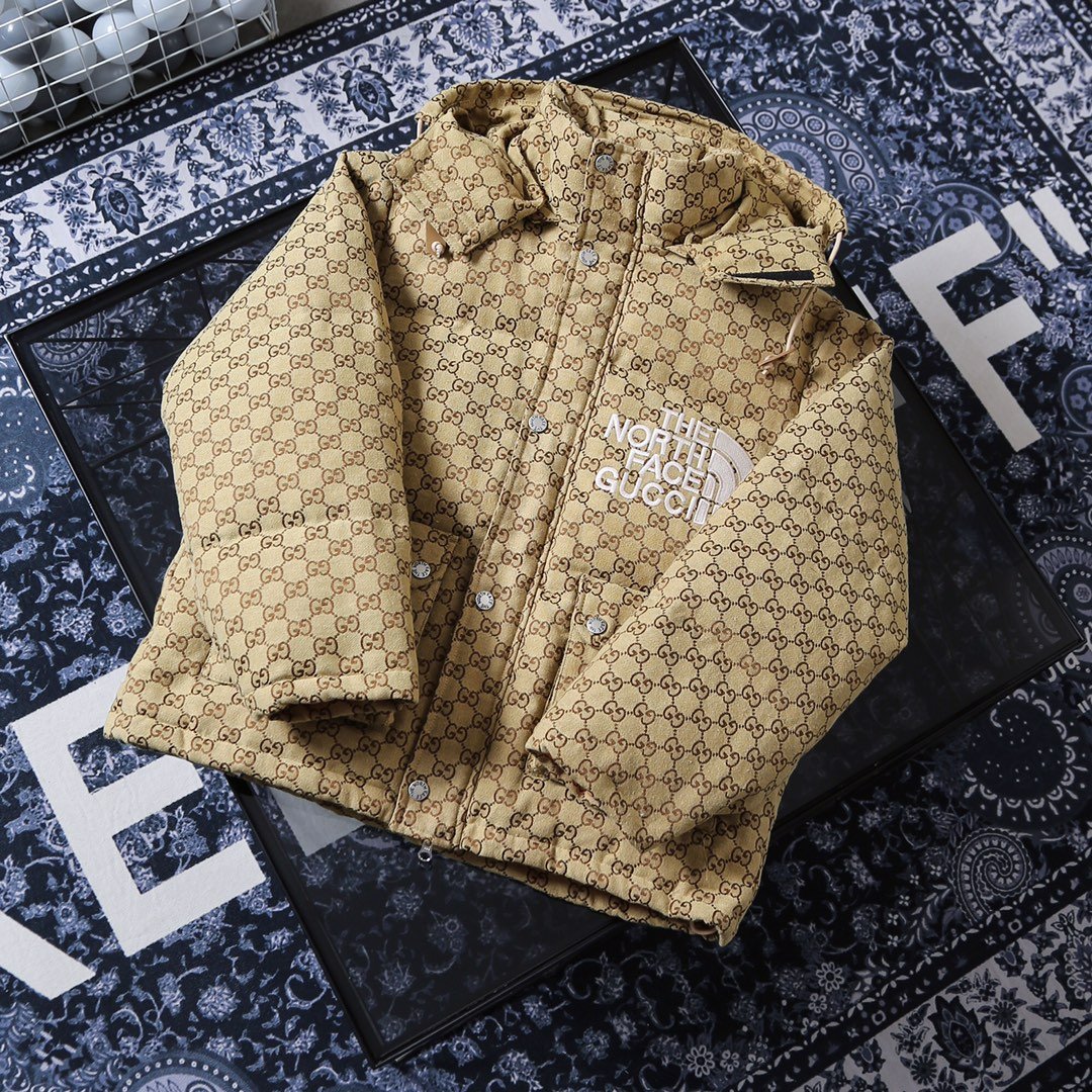 【超人気】特価開催 The North Face モノグラム ダウンジャケット