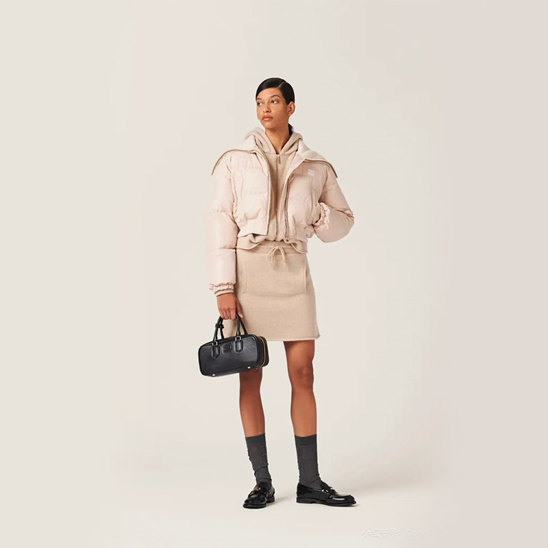 miumiu ダウンジャケット SS96434