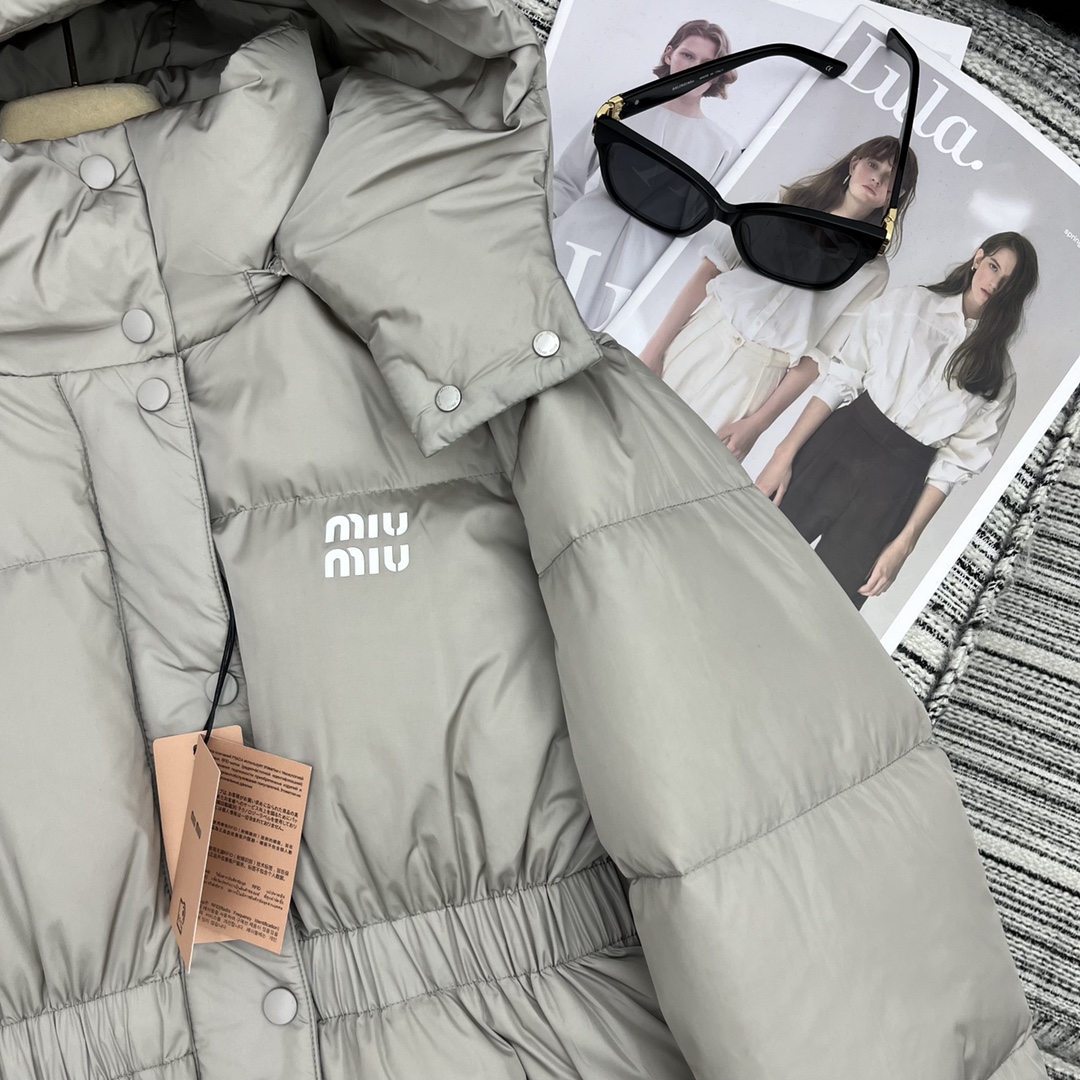 MIUMIU ダウンジャケット SS96785