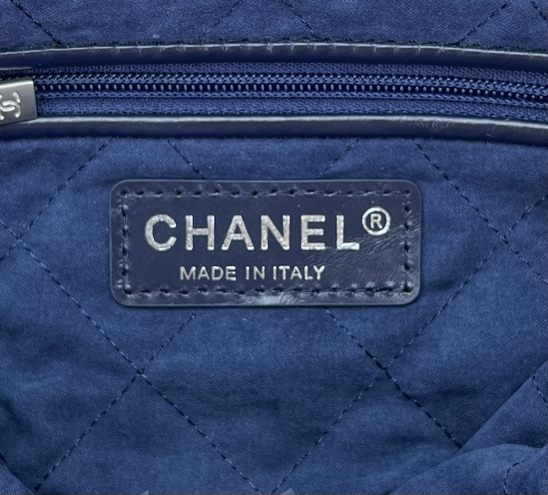 CHANEL 22 3989
