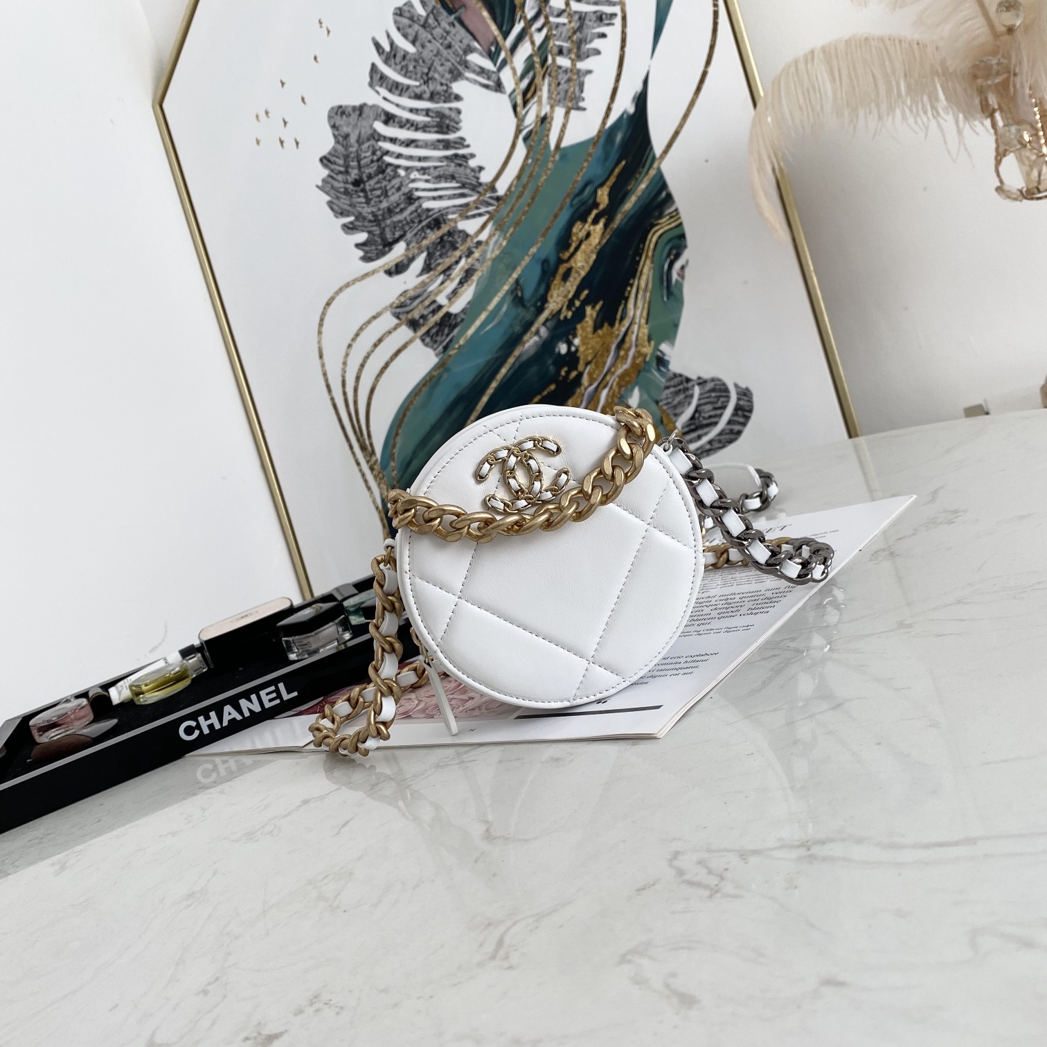 CHANEL 19 CLUTCH WITH CHAIN 0945