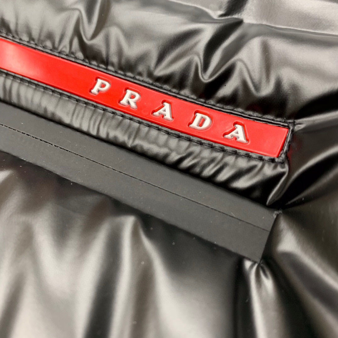 PRADA ダウンジャケット 代金引換 送料無料 おうちで試着