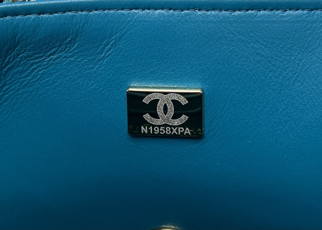Chanel MINI CLASSIC FLAP BAG 1116