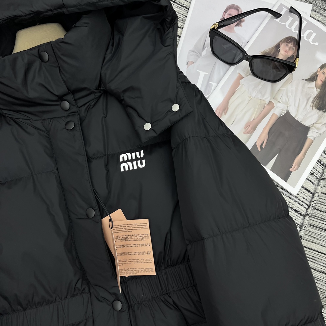 MIUMIU ダウンジャケット SS96785