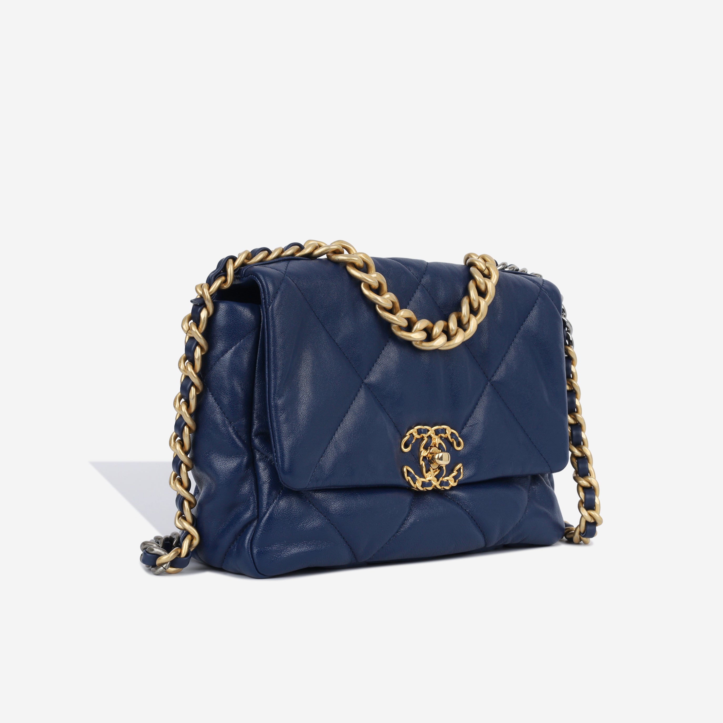 Chanel 19 - Small