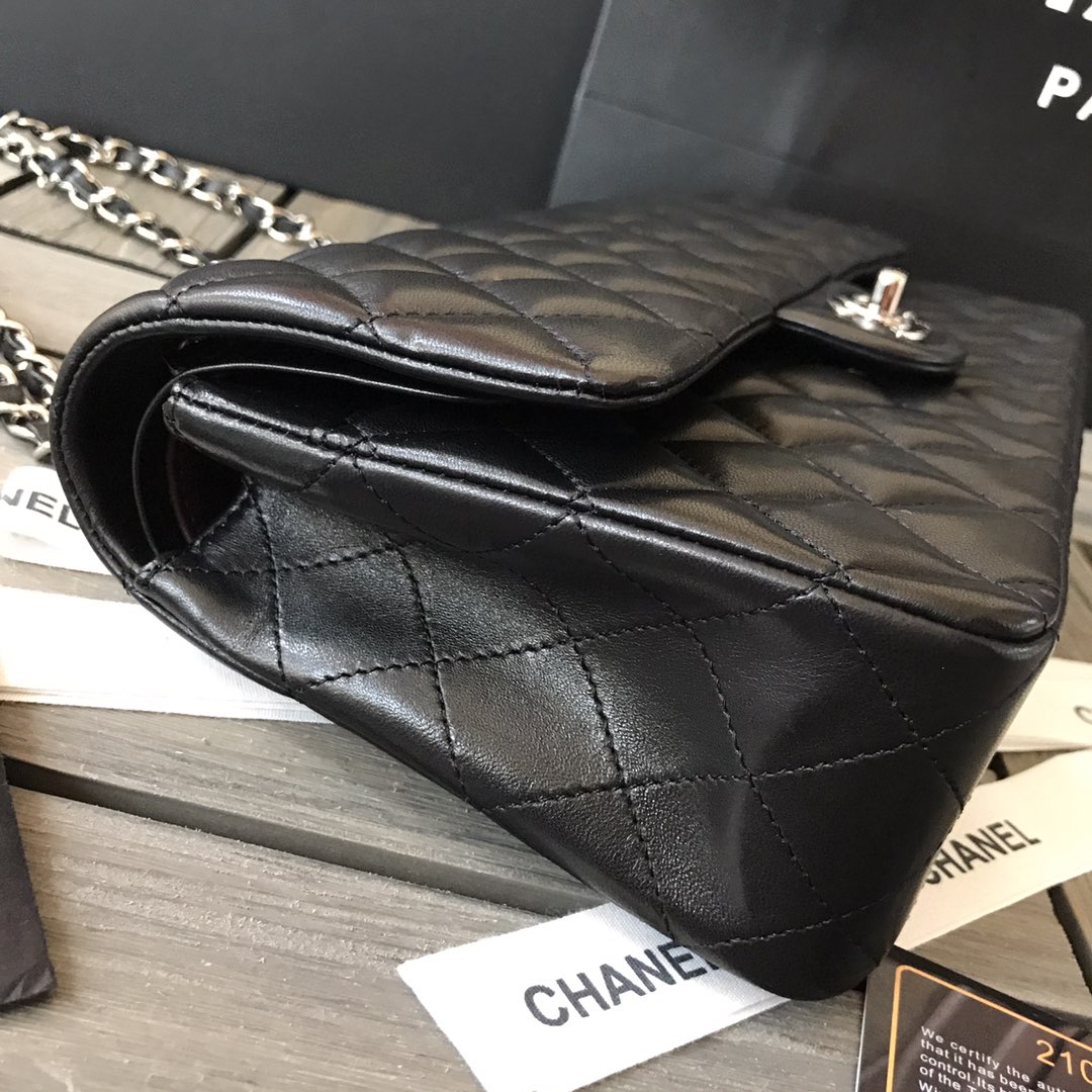 Chanel Flap Bag 1112