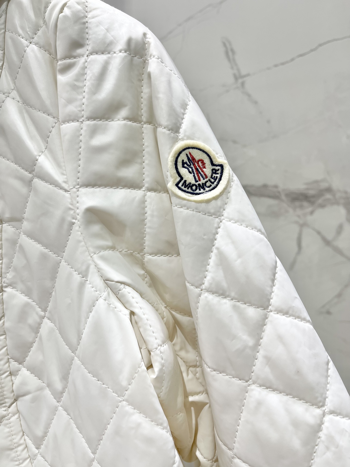 MONCLER ダウンジャケット SS96783