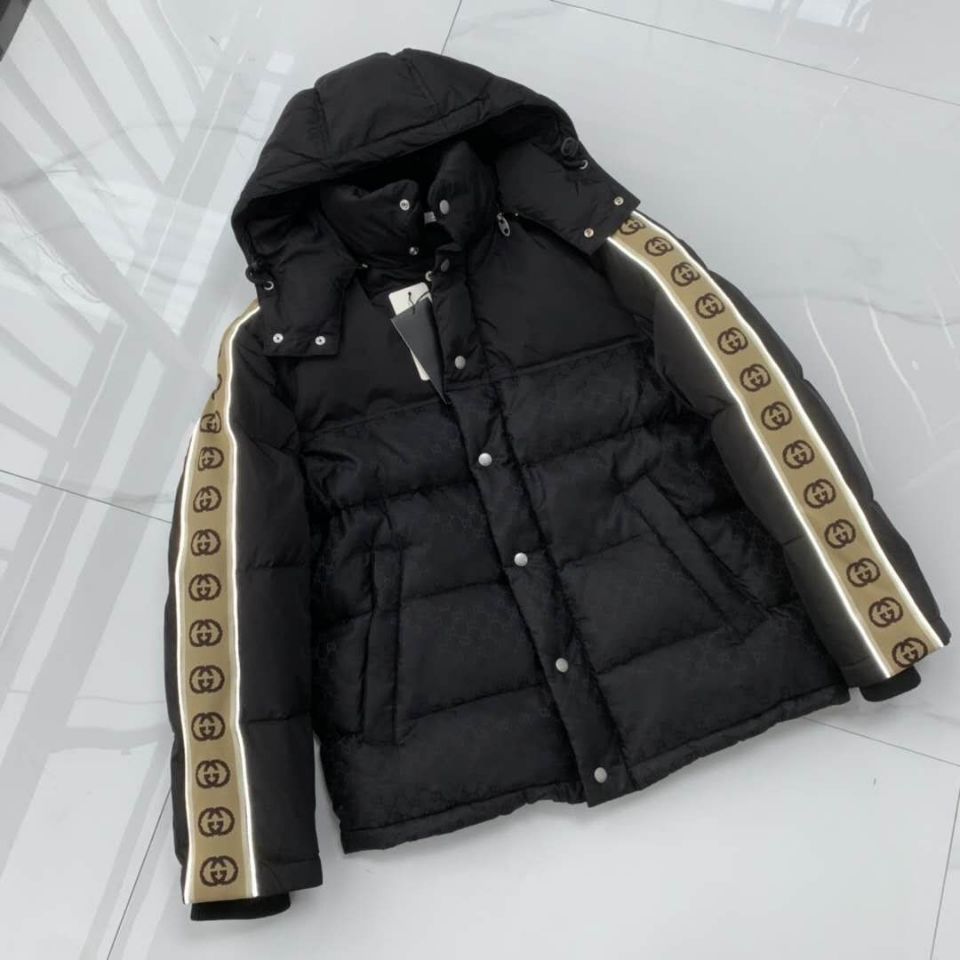 GUCCI GG パターン フロントボタン ダウンジャケット ブラック