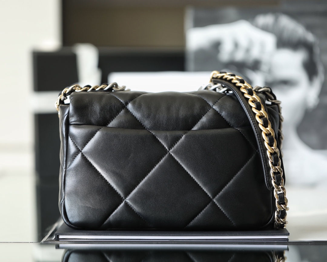 Chanel 19 AS1160