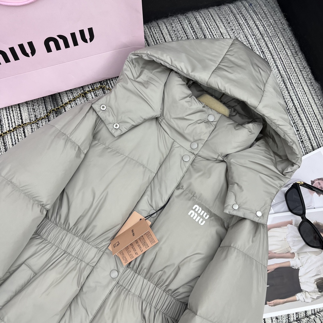 MIUMIU ダウンジャケット SS96785