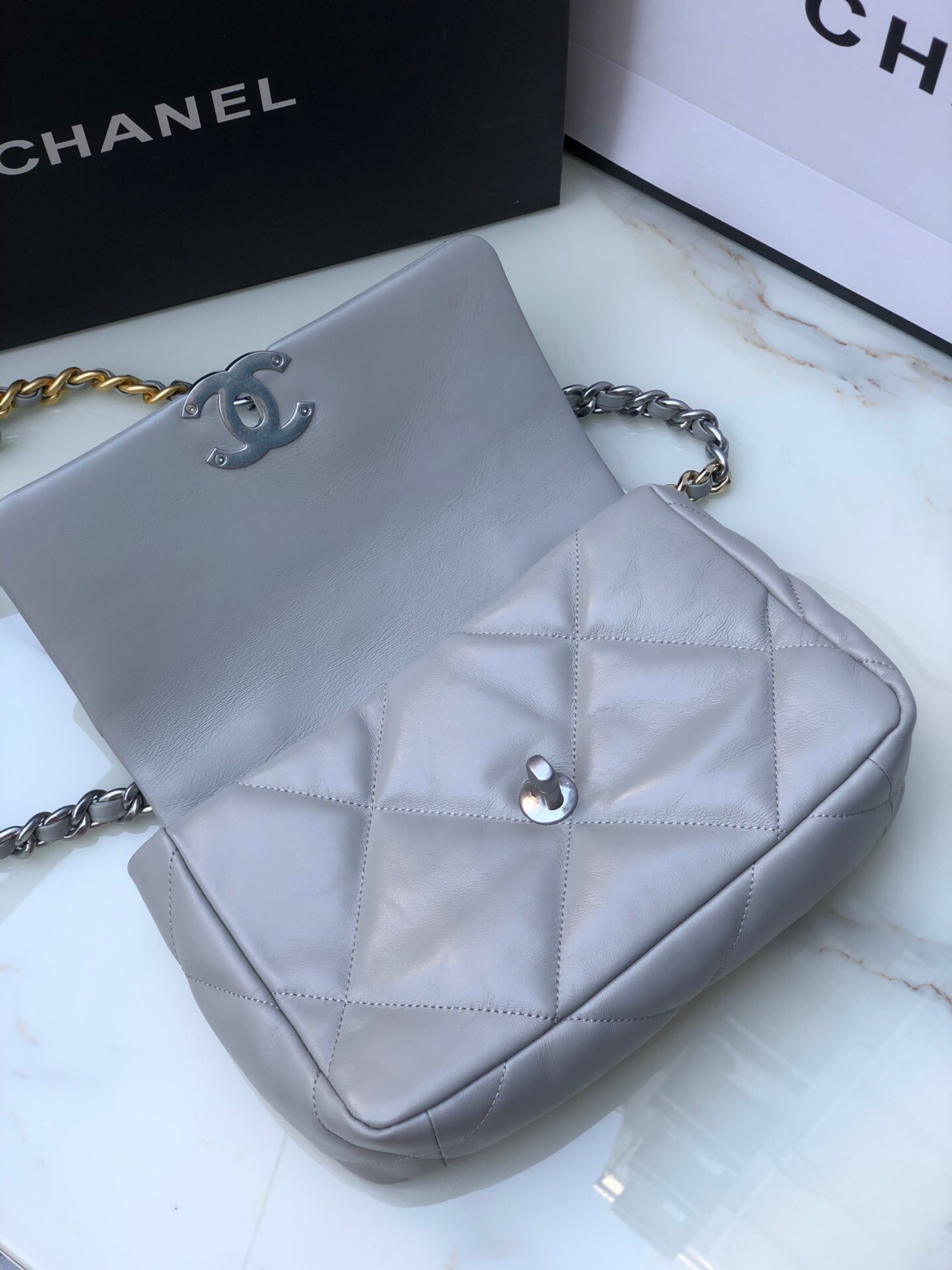 Chanel 19 small 1160