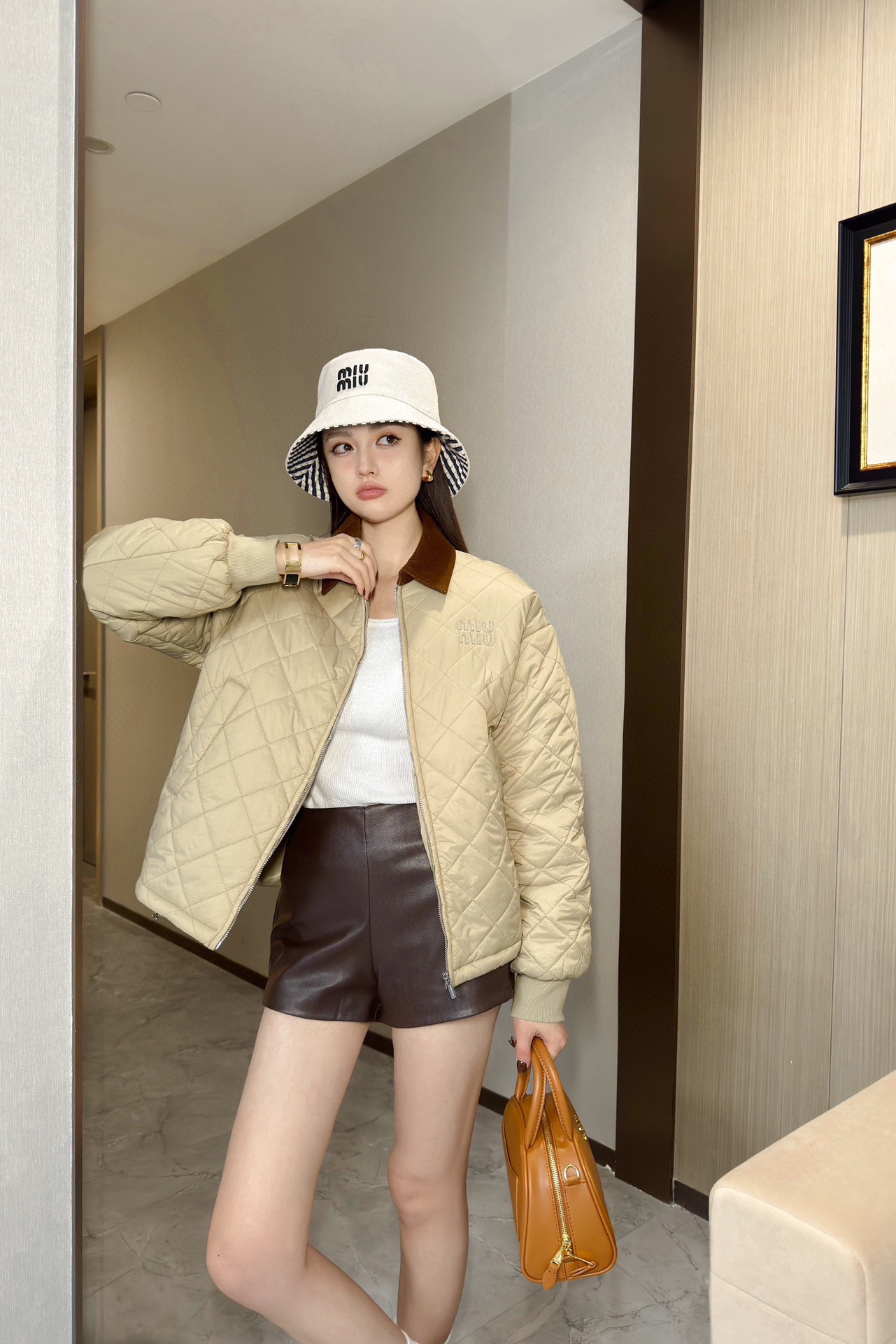 MIUMIUダウンジャケット SS96782