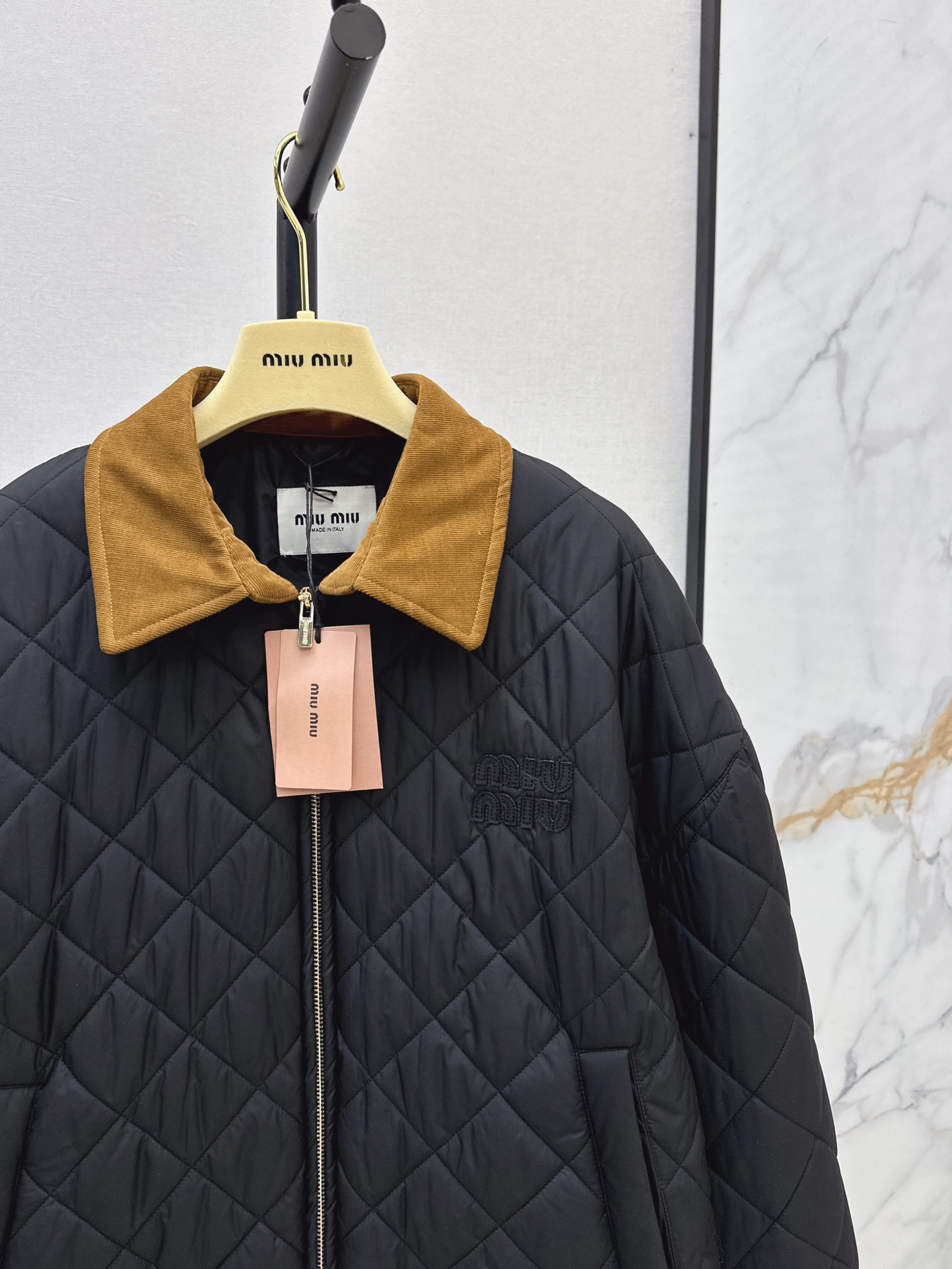 MIUMIUダウンジャケット SS96782