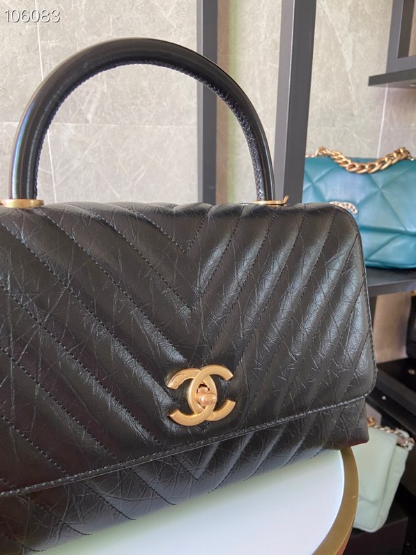 Chanel Cowhide handbag 92991