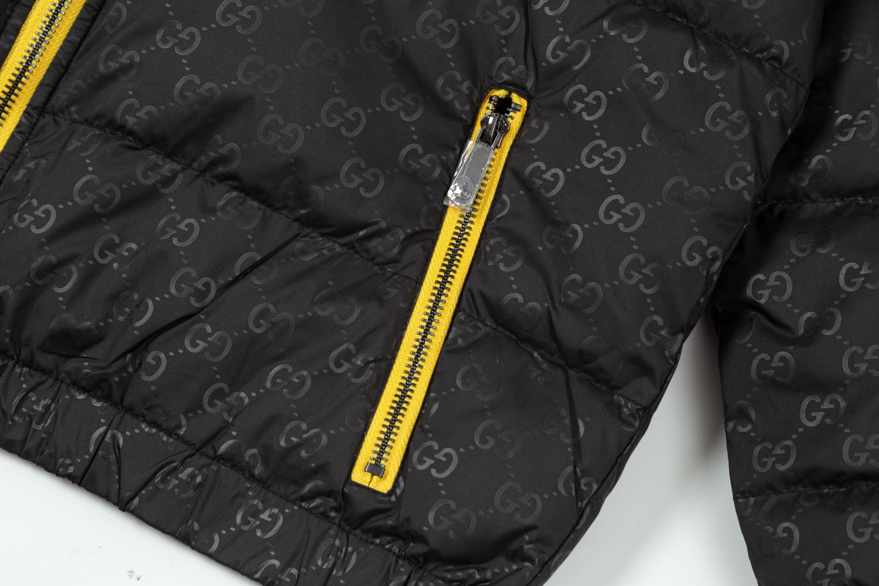 【Gucci】【全国送料無料】【即日出荷】数量限定発売 ダウンジャケット