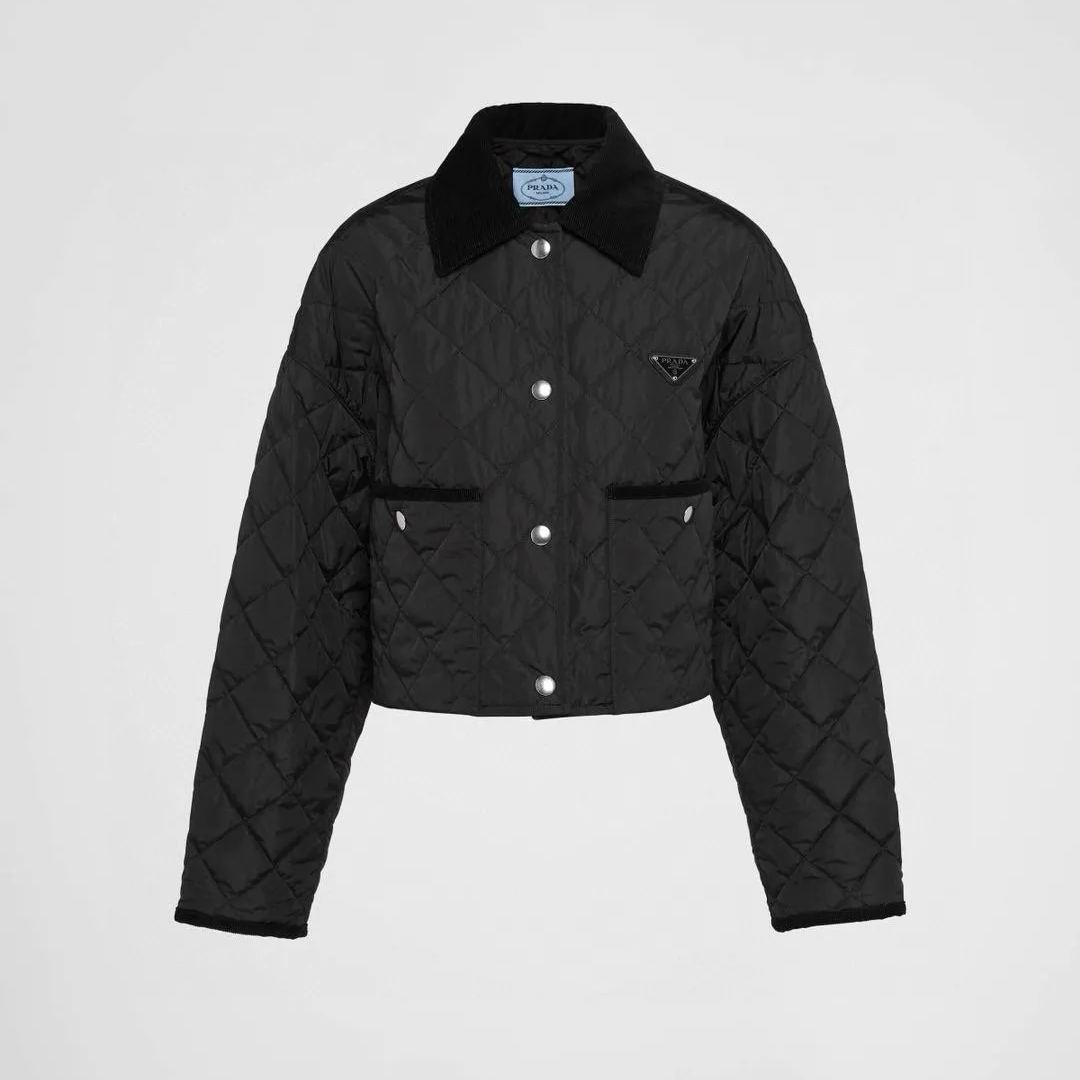 【 PRADA 旗艦店】ご好評に付き再入荷！！