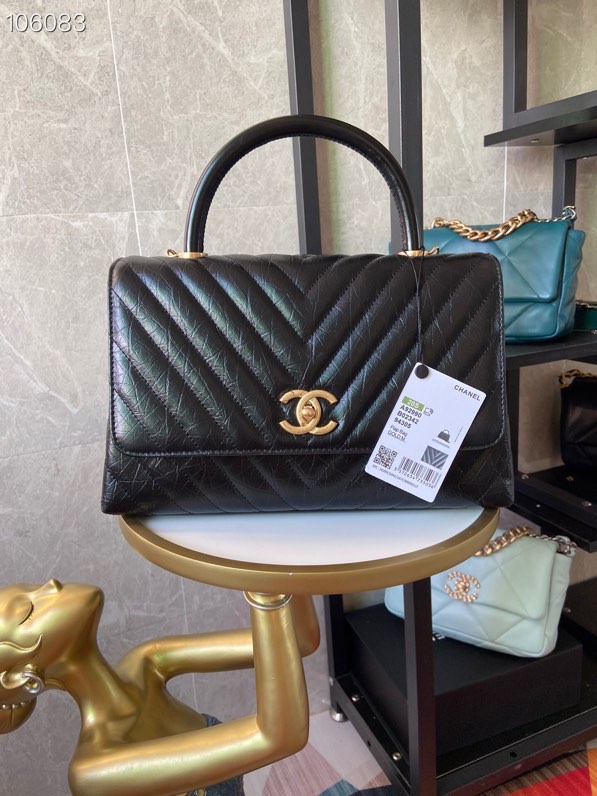 Chanel Cowhide handbag 92991