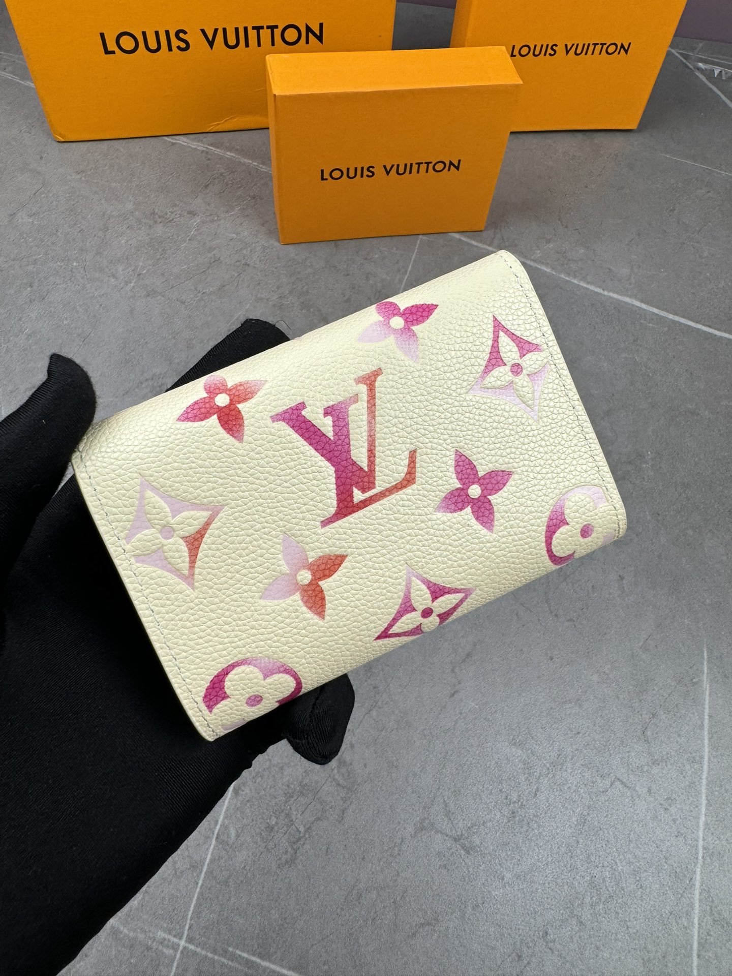 LV Louis Vuitton 新作財布です 2 zm 95518