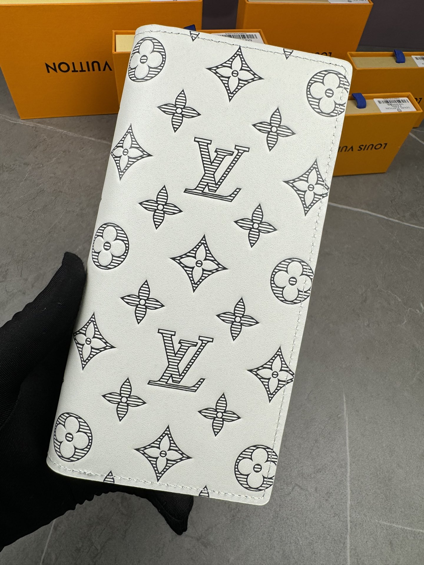 LV Louis Vuitton 新作財布です 27 zm 95521