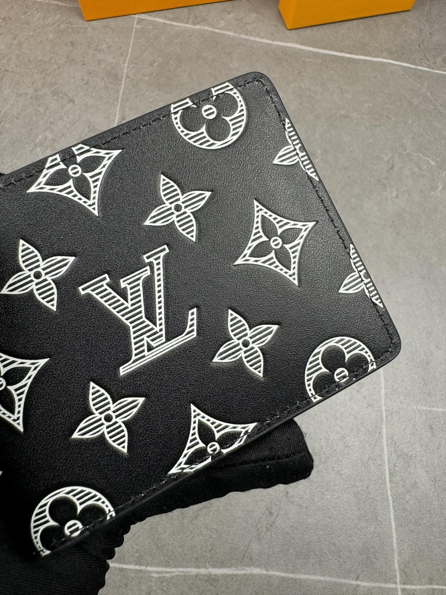 LV Louis Vuitton 新作財布です 26 zm 95521