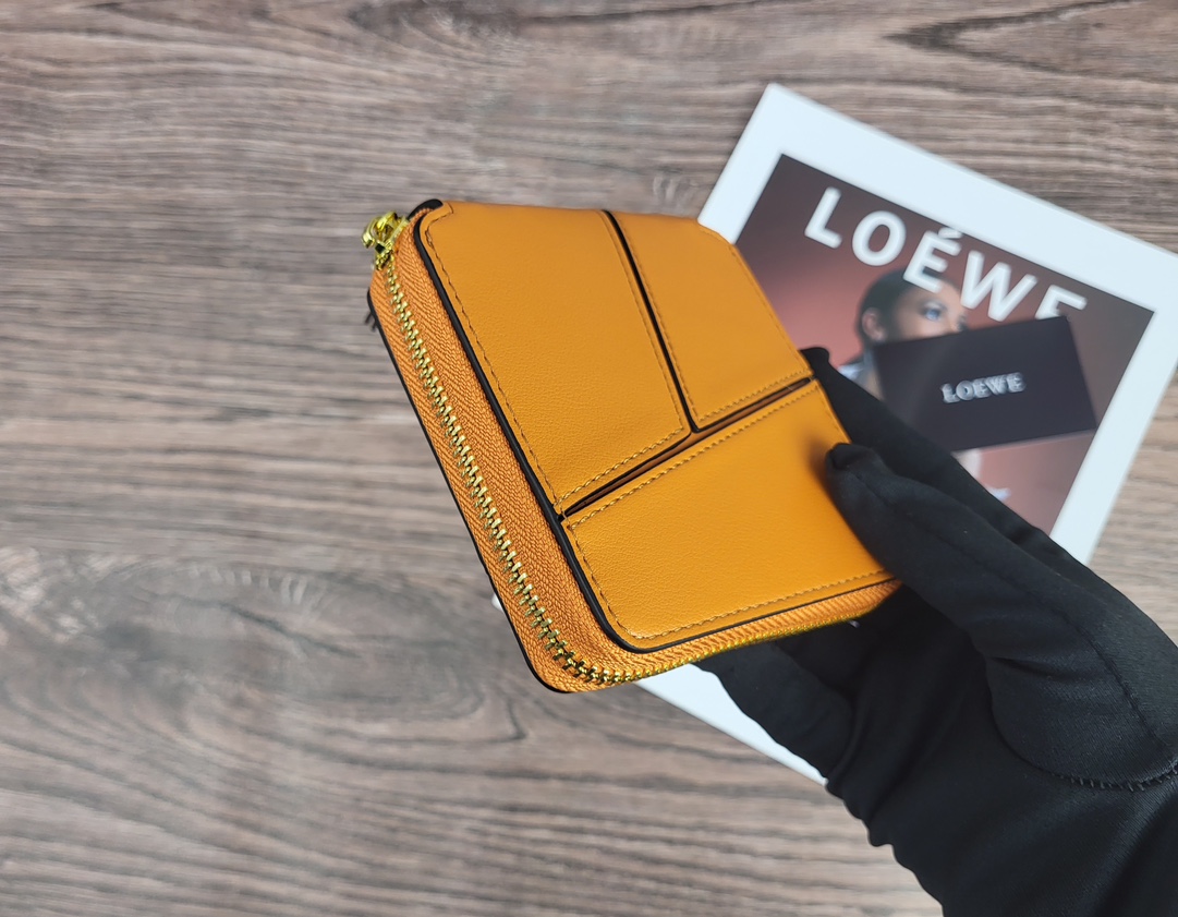 LOEWE 財布 5 zm 94920