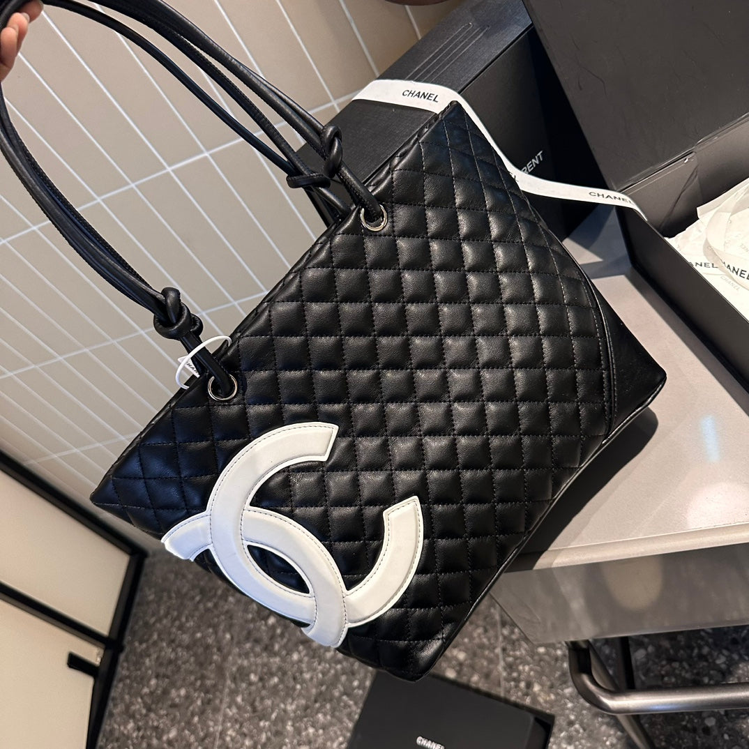 【トレンドのバイカラー?】CHANEL シャネル ショルダーバッグ