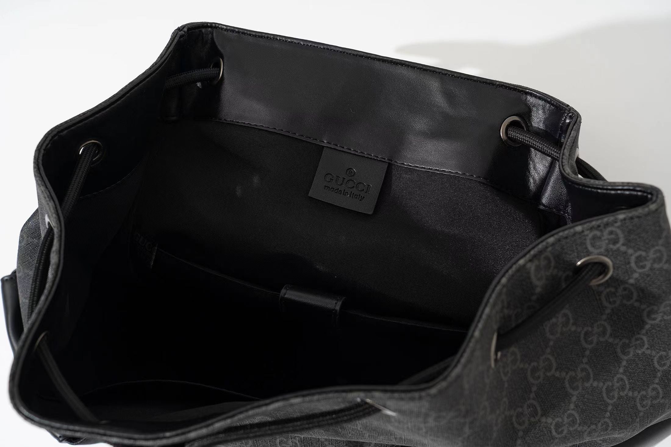 GUCCI メッセンジャーバッグ