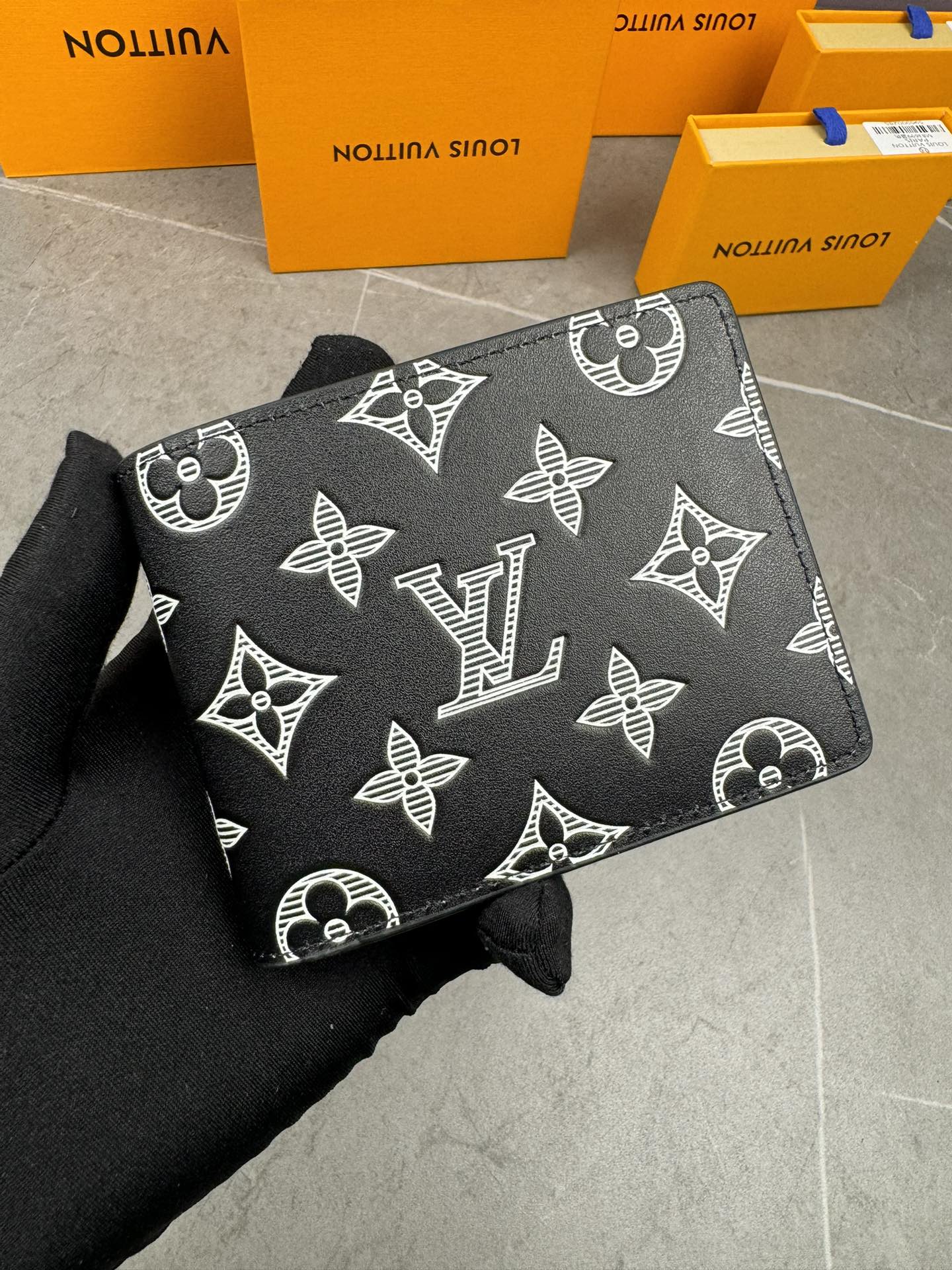 LV Louis Vuitton 新作財布です 26 zm 95521