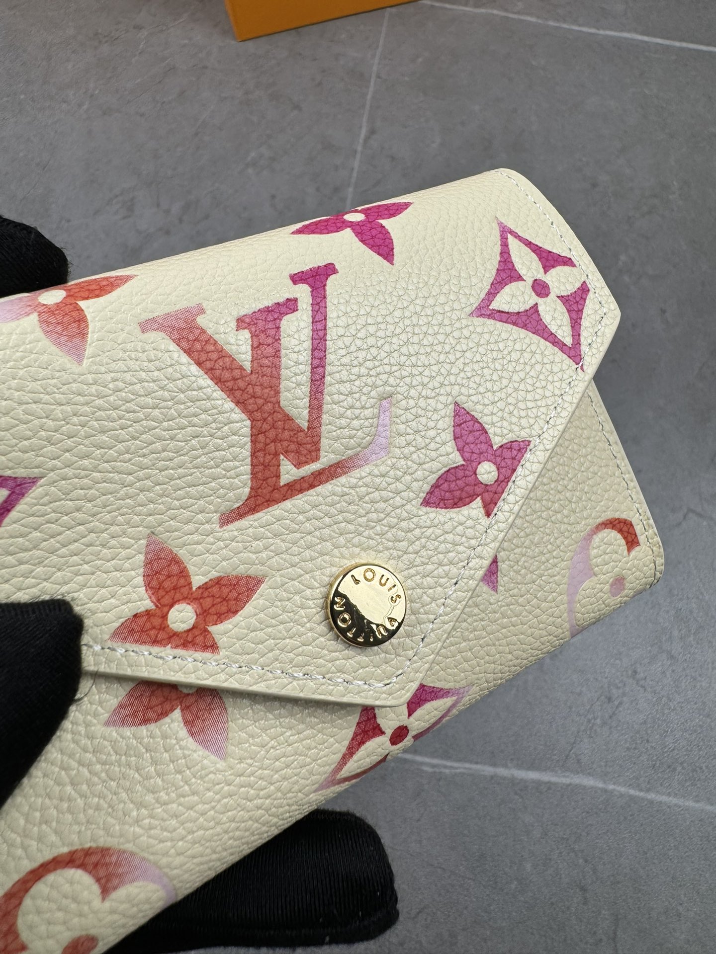 LV Louis Vuitton 新作財布です 2 zm 95518