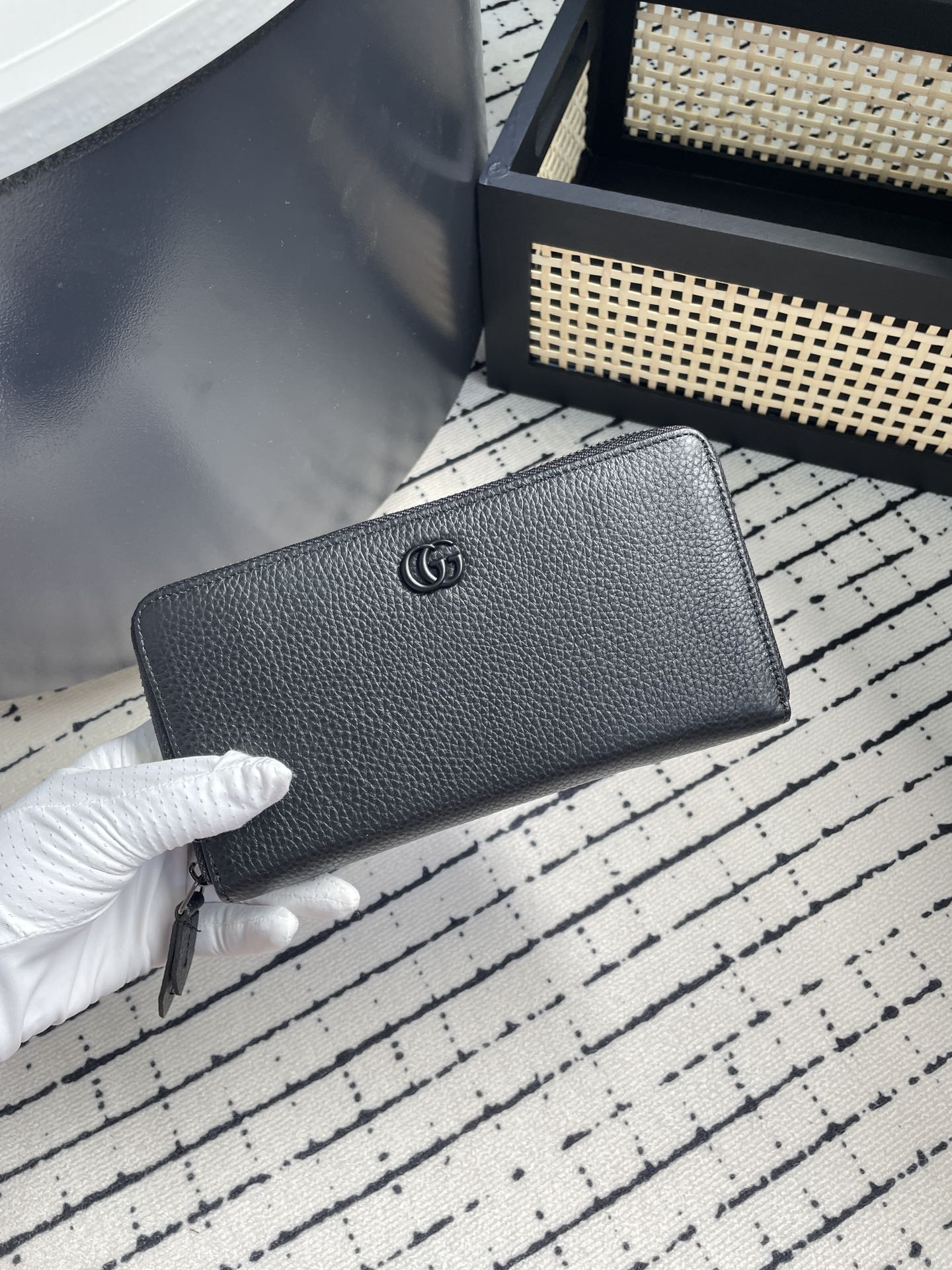 GUCCI 新作財布です zm 95519
