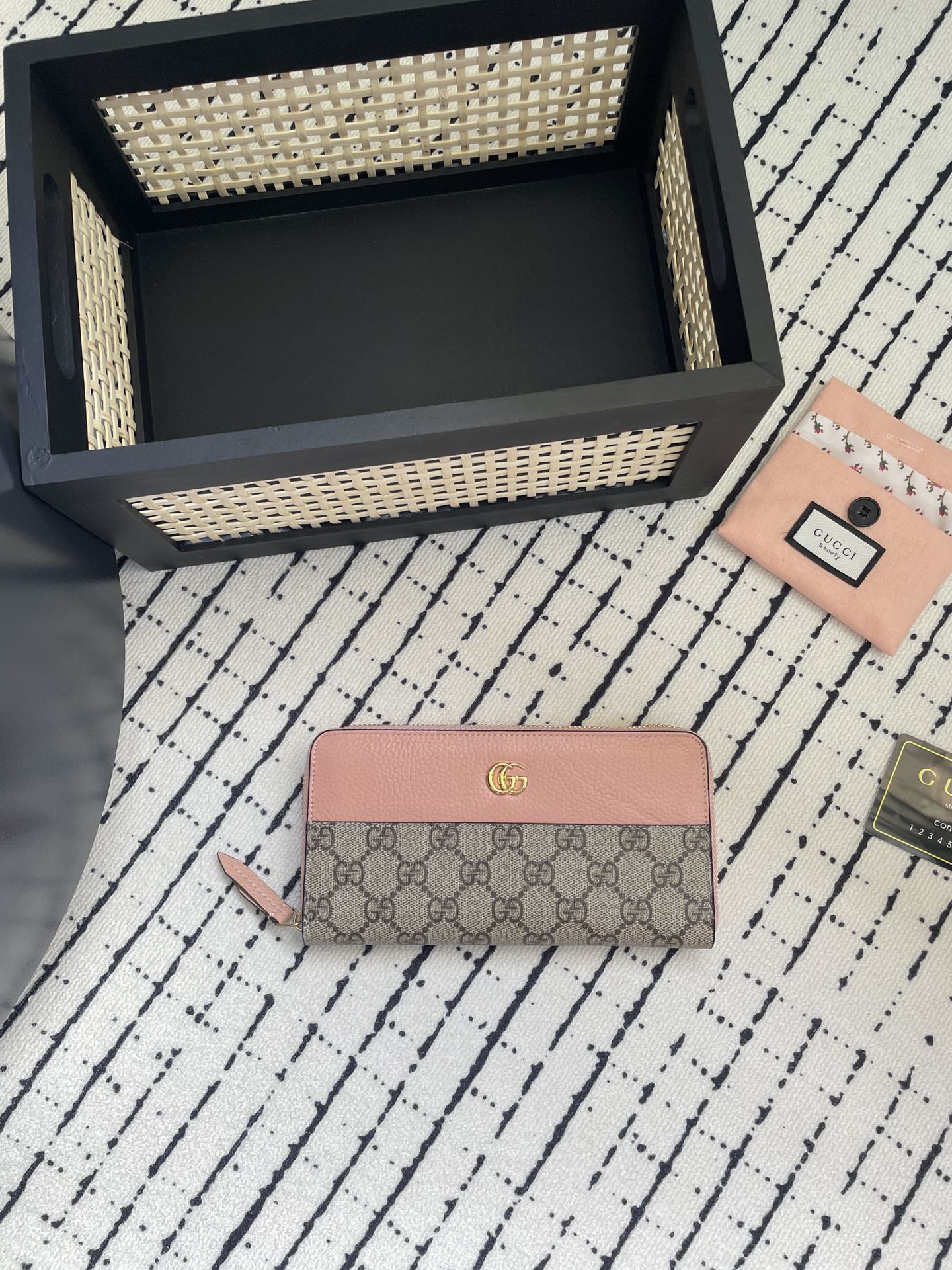 GUCCI 新作財布です 25 zm 95519