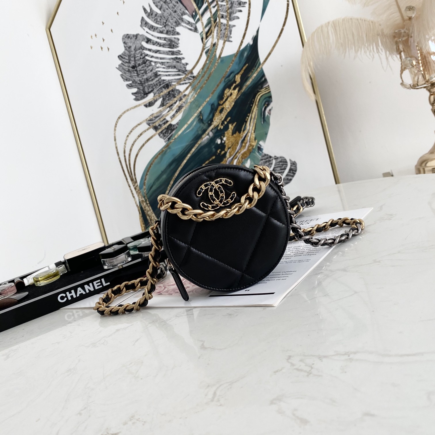 CHANEL 19 CLUTCH WITH CHAIN 0945