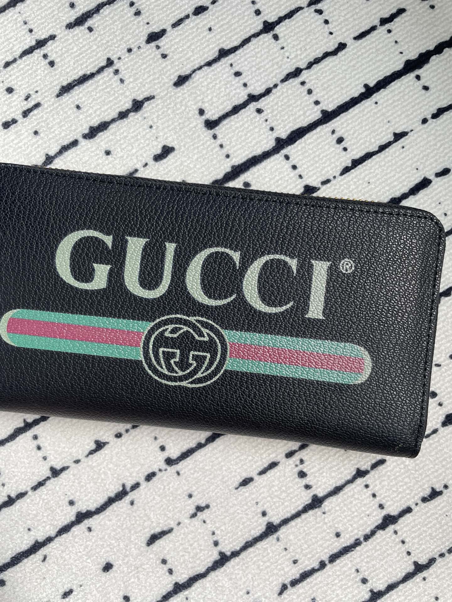 GUCCI 新作財布です 5 zm 95519