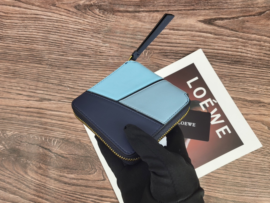 LOEWE 財布 3 zm 94920