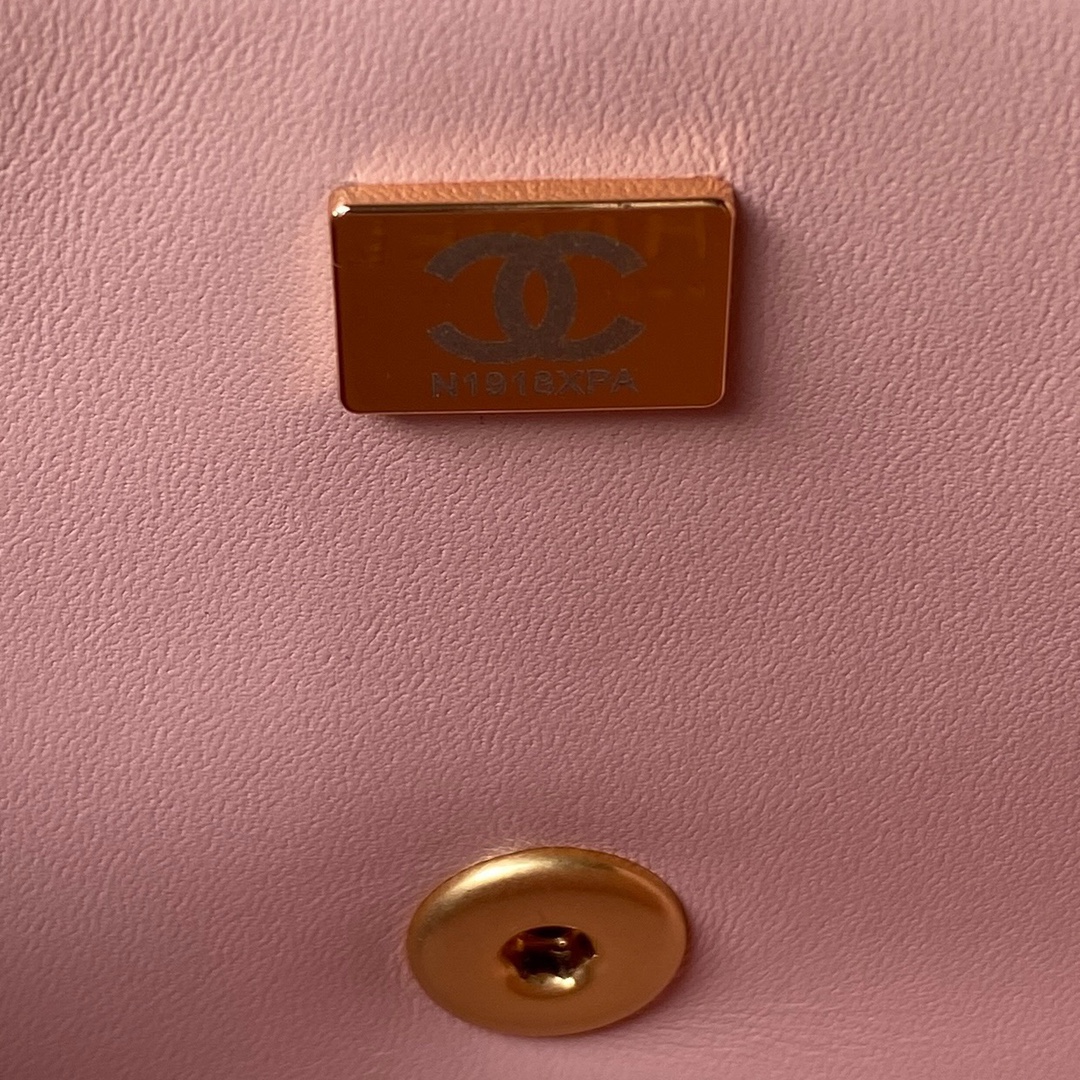 Chanel??24C ??AS4362 diamond letter handle mini CF