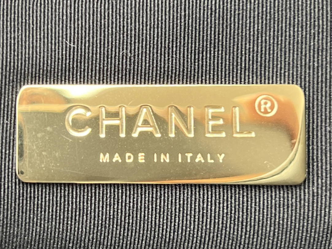 CHANEL 19 LARGE HANDBAG AS1161